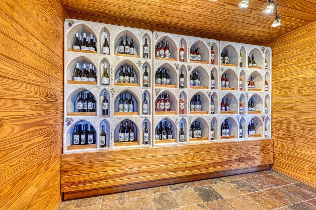 Вилла The Pecan @ Mendelbaum Winery Guest Cabins Фредериксберг Экстерьер фото